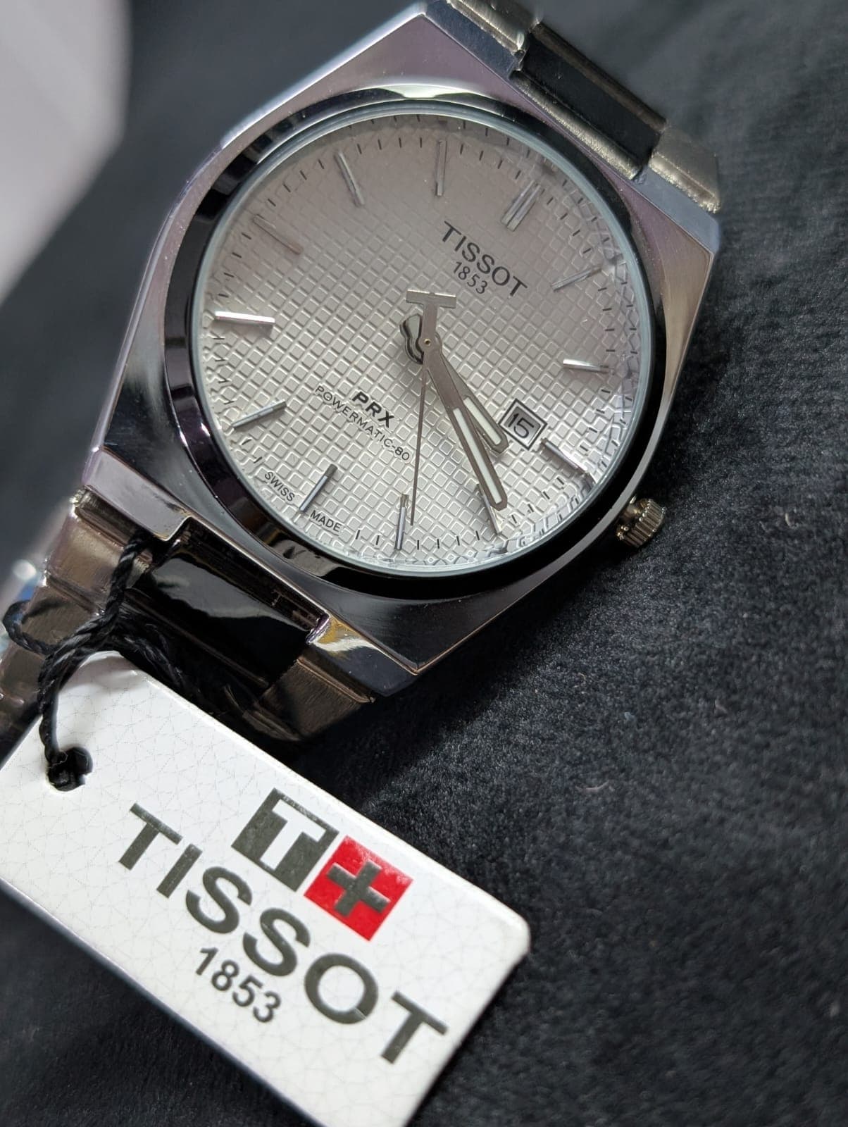 Premium Silver Waffle Dial Luxury Watch with Integrated Stainless Steel Strap
