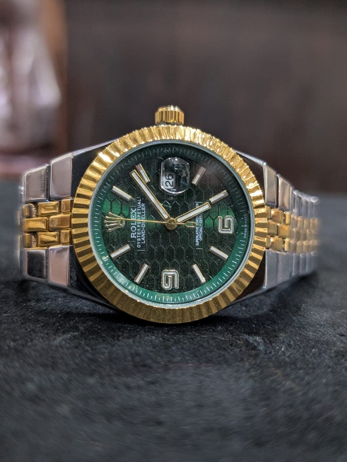 Luxury Two-Tone Green Textured Dial Date Window Men’s Watch